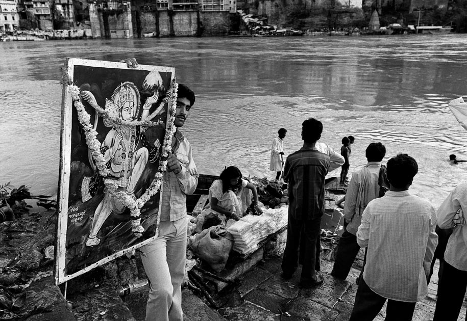 03_hanuman.river.india.madhyapradesh.blackandwhite.jpg